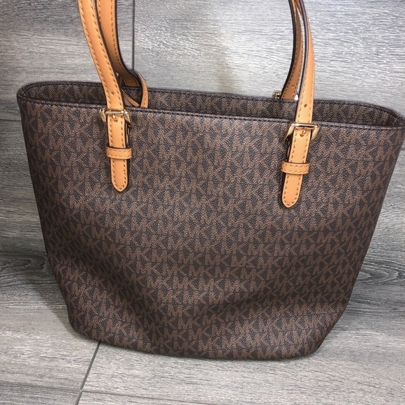 Michael Kors medium shoulder bag - Picture 3 of 7